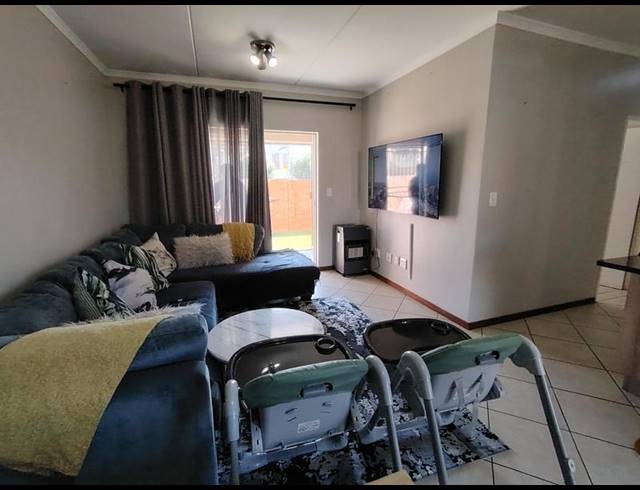 2 BEDROOM PROPERTY TO RENT IN MONAVONI